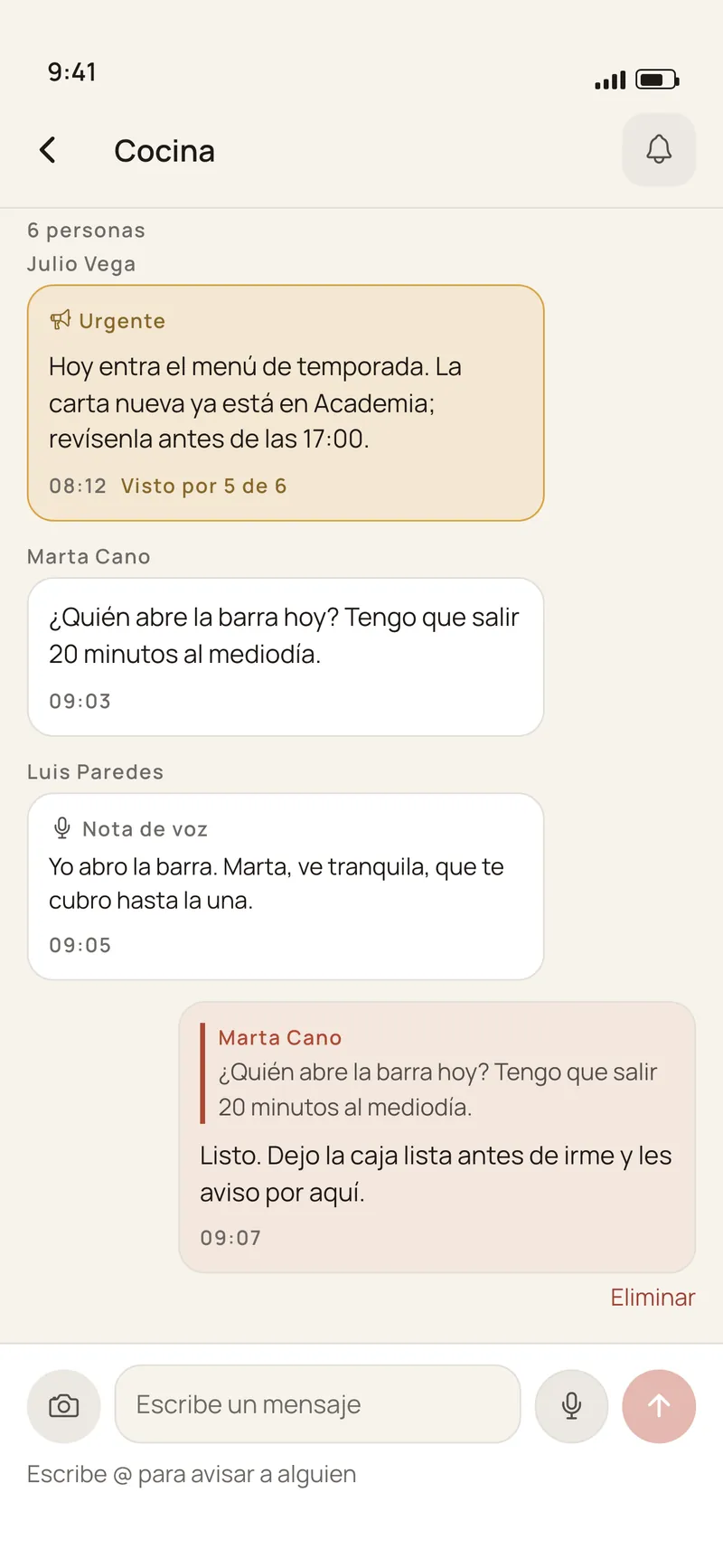 Pantalla de chats de la app Premia Teams: canales de la sucursal, por área y grupos