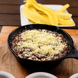 Cazuelita de Frijoles con Tajadas