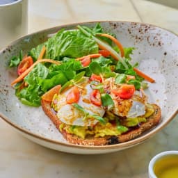 Tostada de aguacate