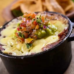 Dip de Frijoles con Queso