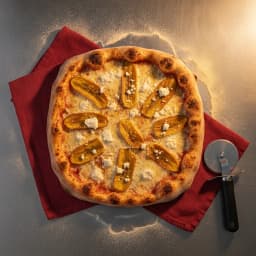Pizza de maduro y cuajada