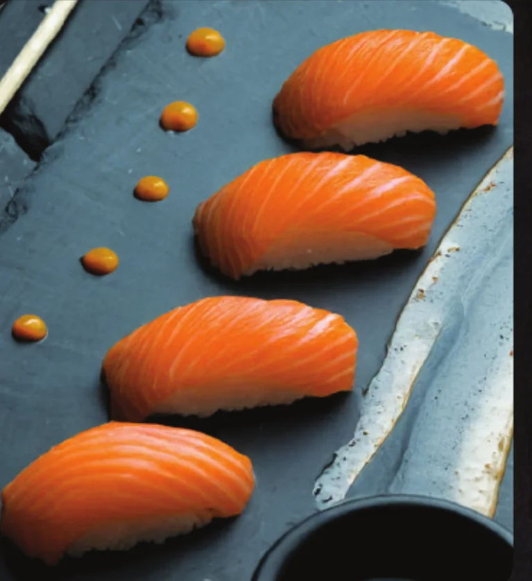 Nigiri de salmón
